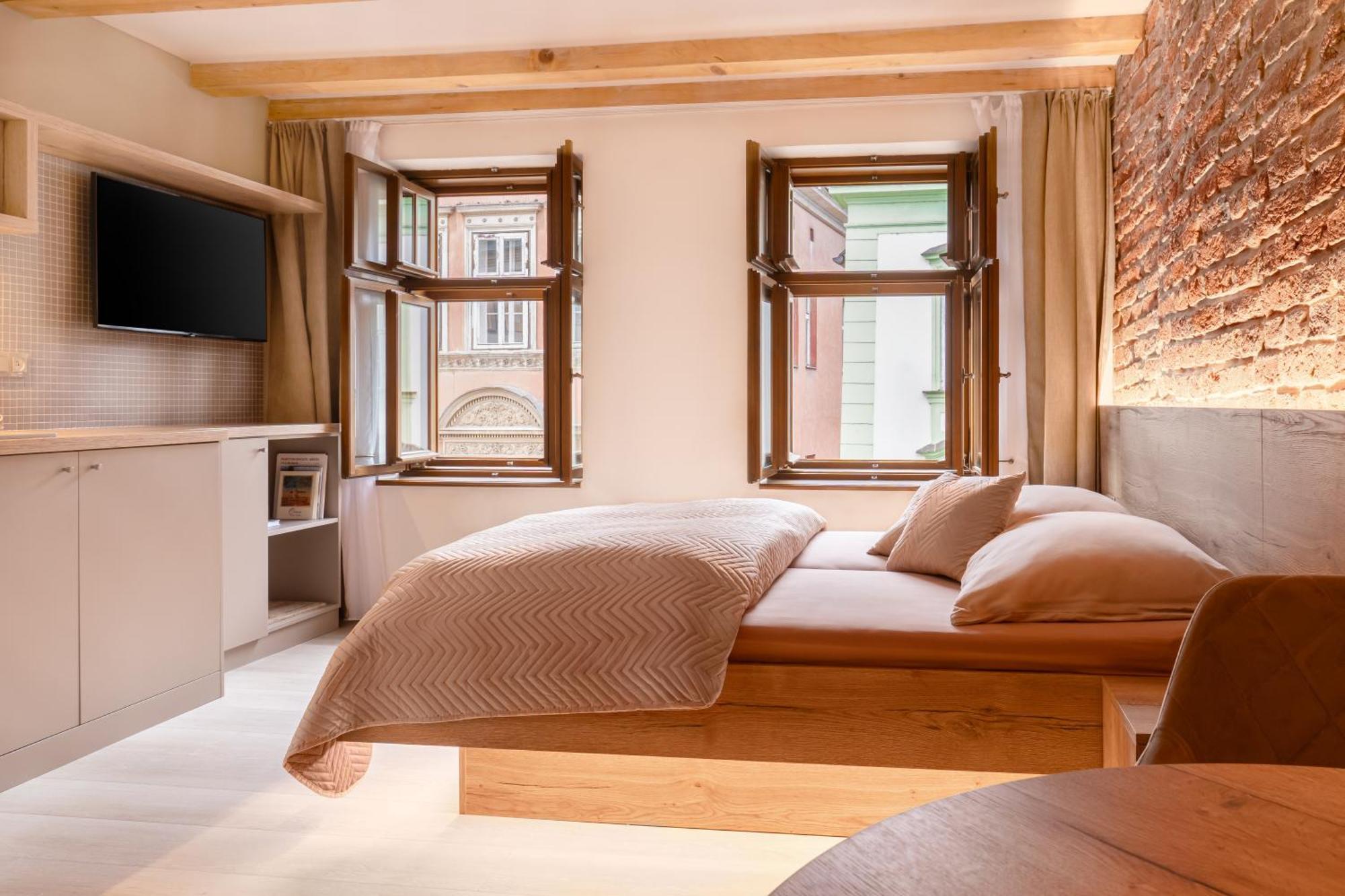 White Wolf Boutique Apartments Оломоуц Экстерьер фото