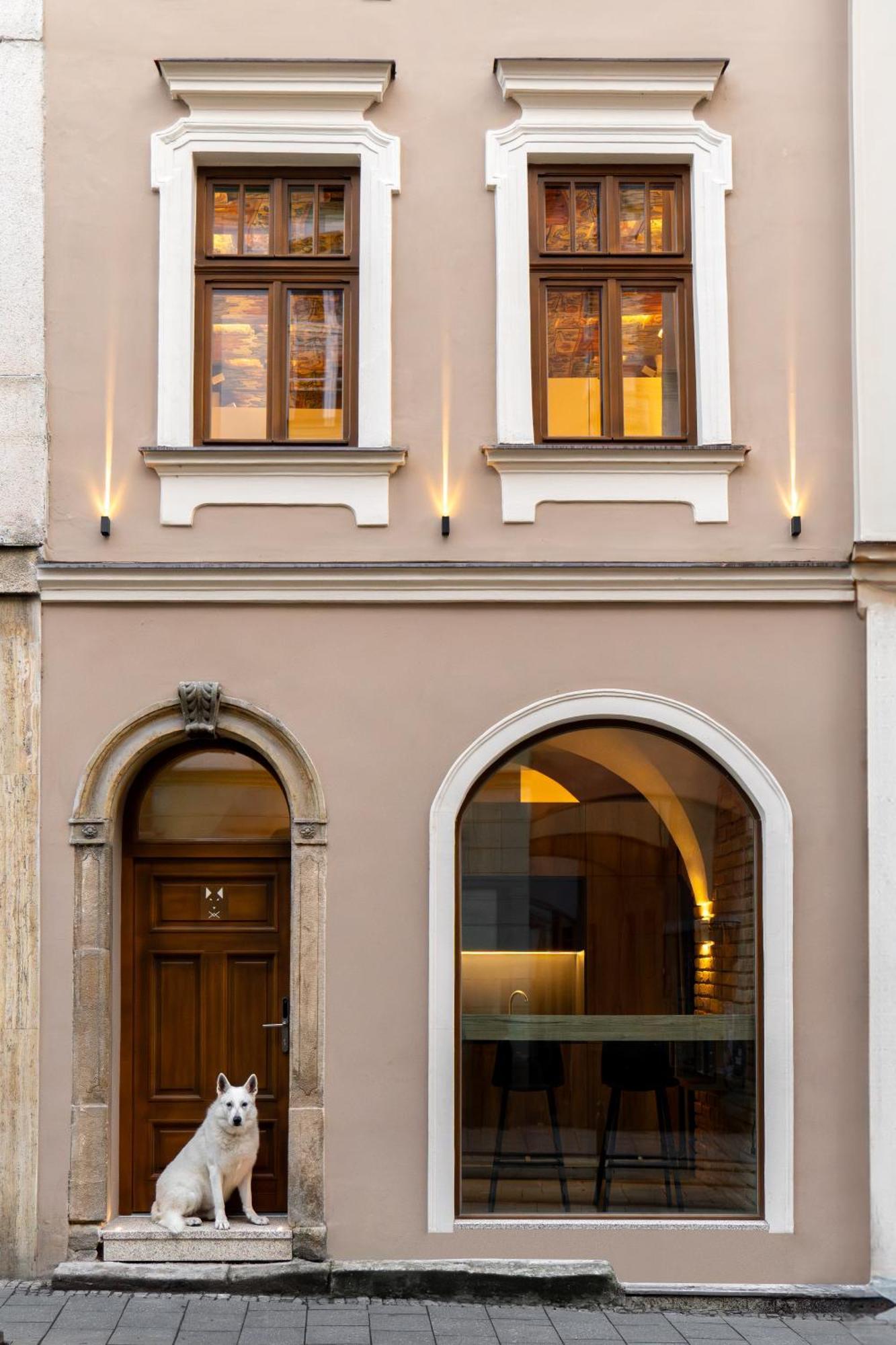 White Wolf Boutique Apartments Оломоуц Экстерьер фото